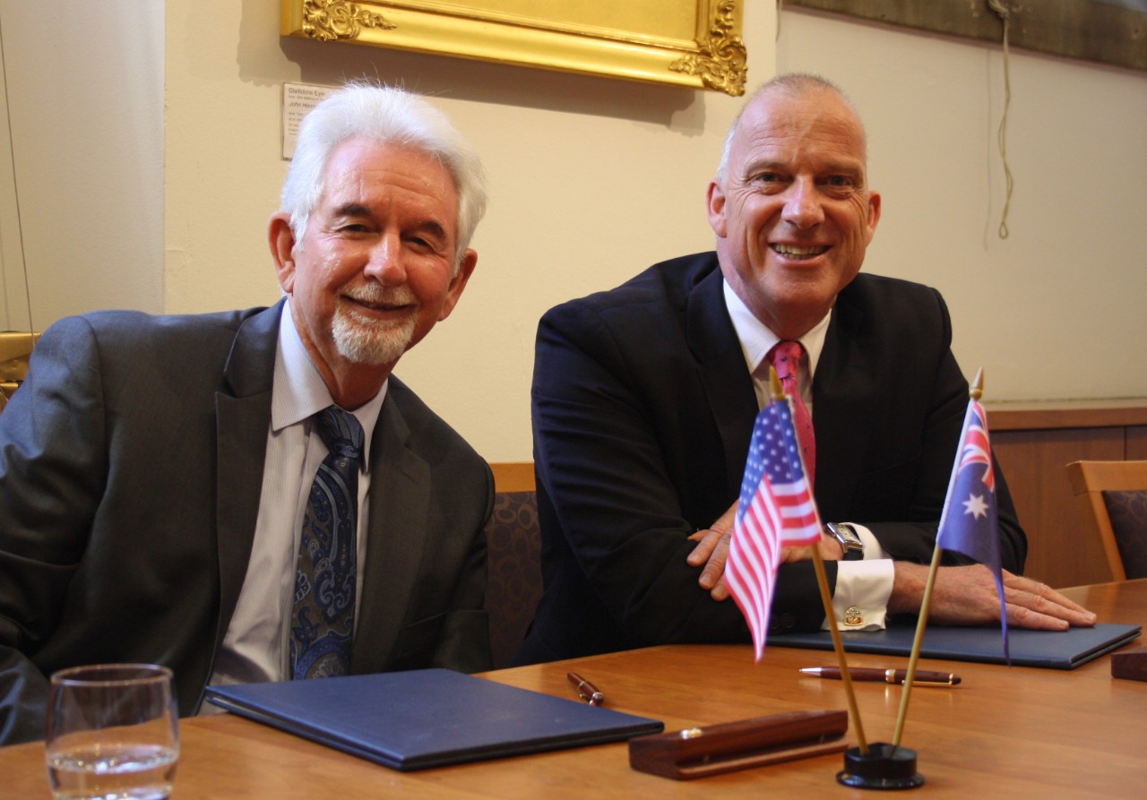 UC Davis Vice-Chancellor for Research Professor Cameron Carter and University of Sydney  Vice-Chancellor and Principal Dr Michael Spence AC signing the agreement.