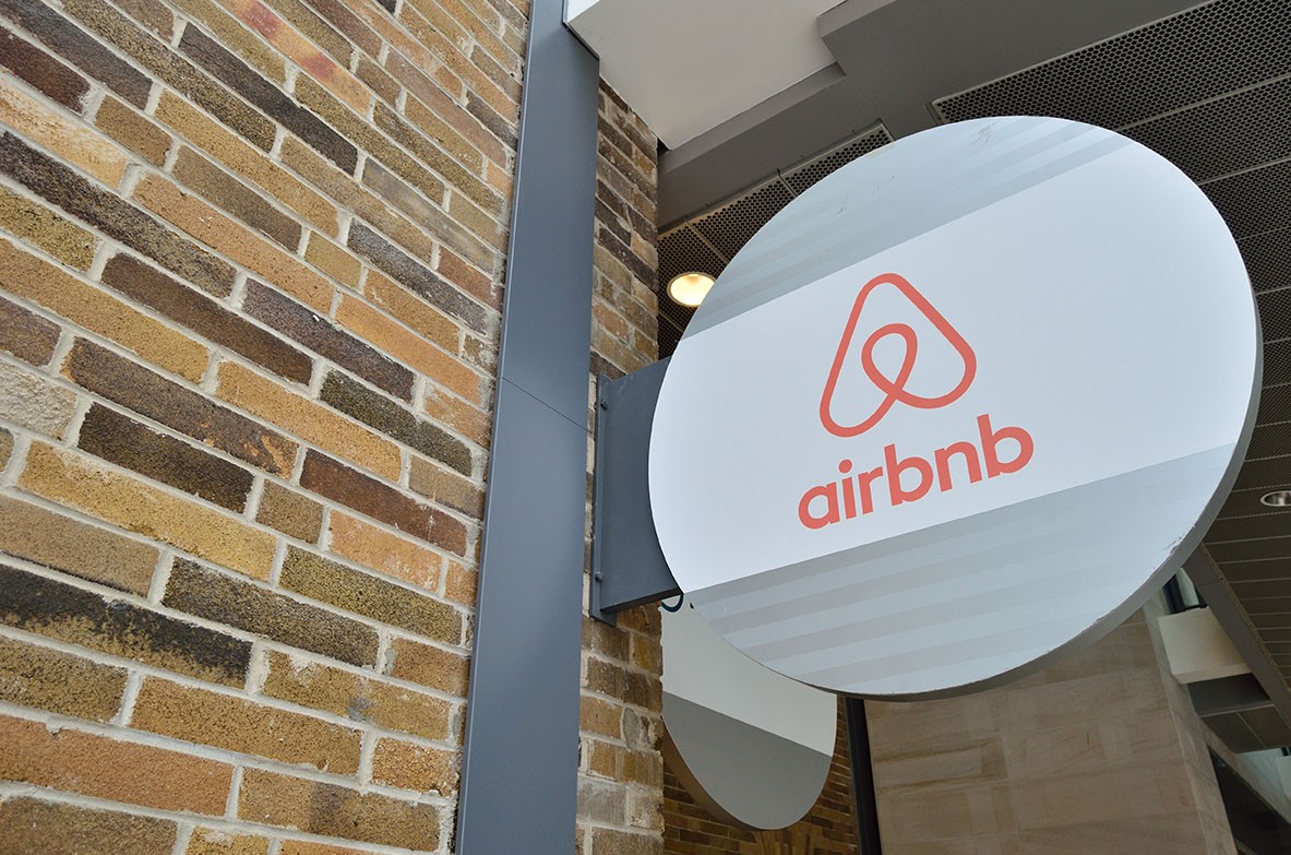 Airbnb sign.