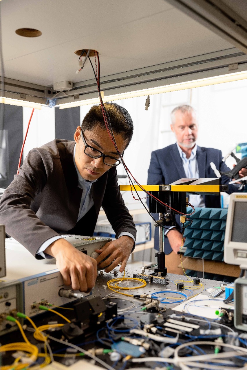 Optimising the photonic system – the basis of the high frequency radar.