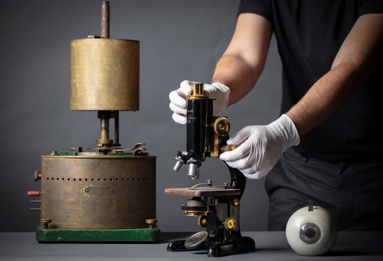 Two old fashioned tools that have previously been used to teach physiology 