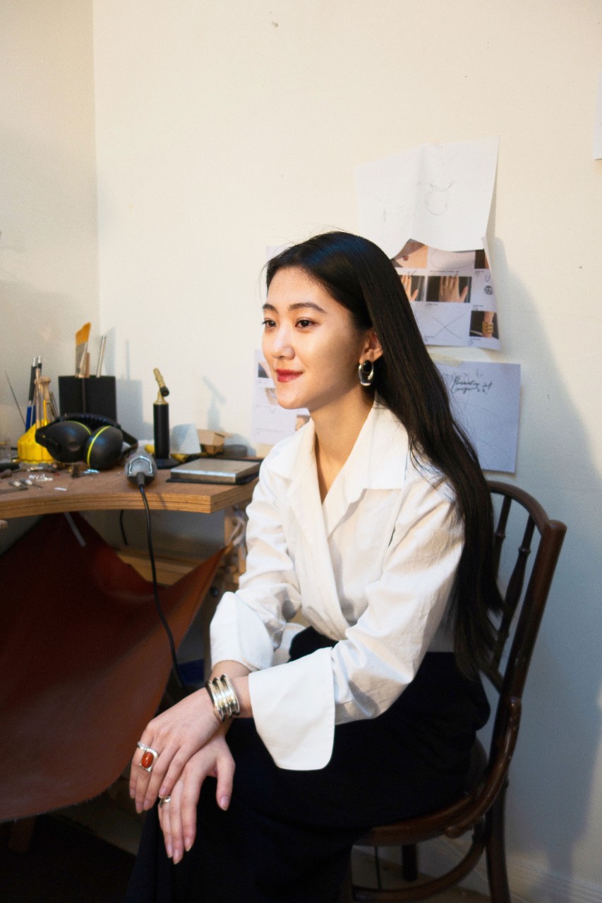 Cong Yu at desk