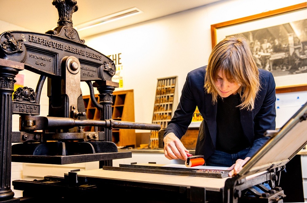 Photo of Wendy Murray, 2018 Printer in Residence.