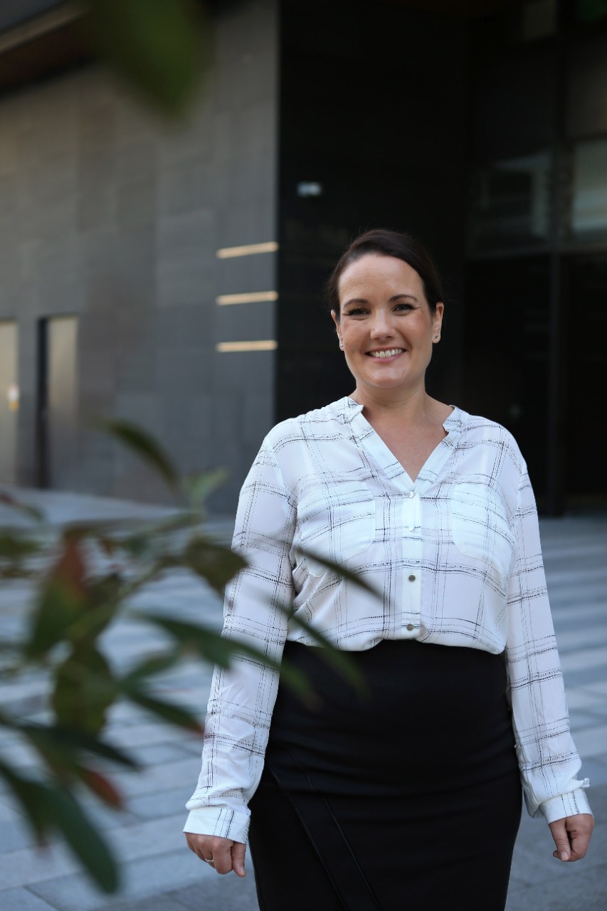 Dr Angela Crean