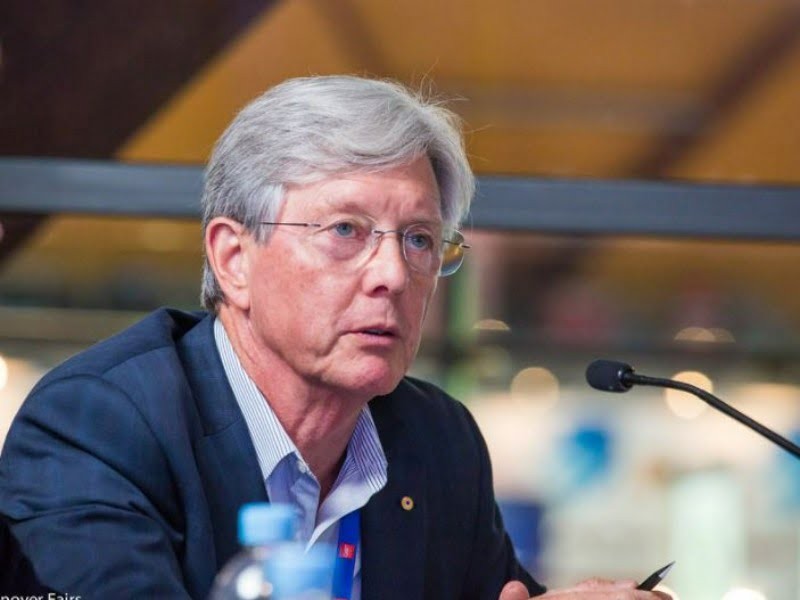Dr David Skellern AO