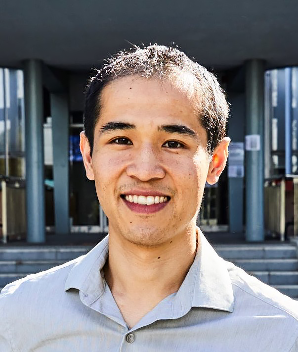 Dr Yu Heng Lau
